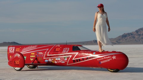 KillaJoule Hits 270 MPH In Electric Glide Across Bonneville