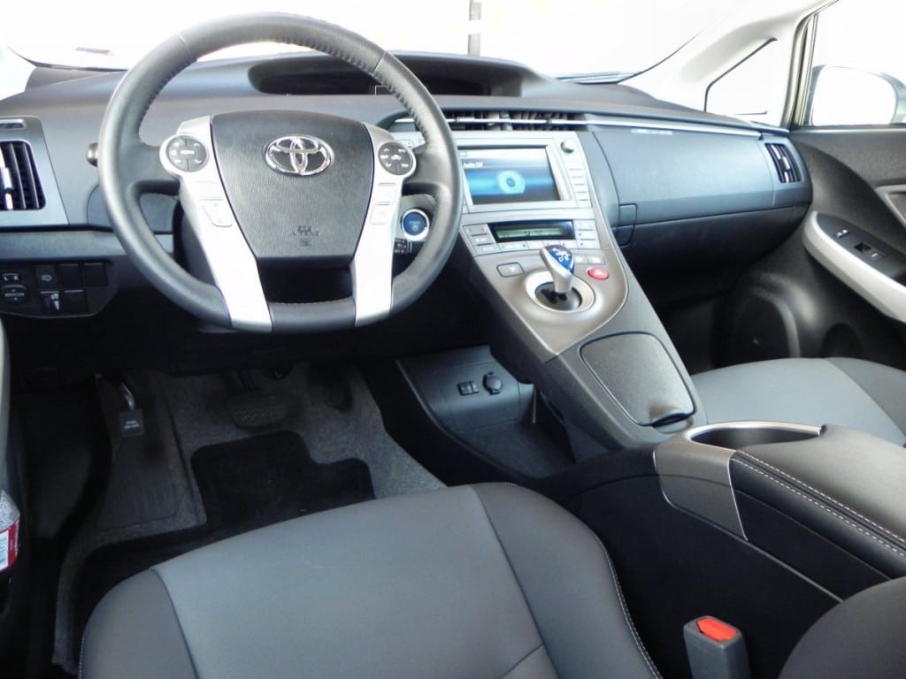 2014 Toyota Prius v - interior - AOA 1200px