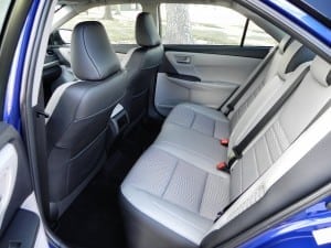 2015 Toyota Camry Hybrid - interior 2 - AOA1200px