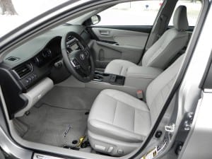 2015 Toyota Camry XLE - interior 3 - AOA1200px