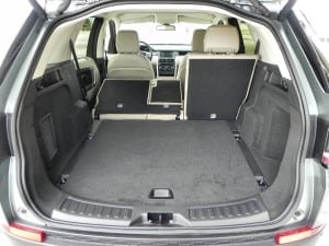 2015 Land Rover Discovery Sport - interior 6 - AOA1200px