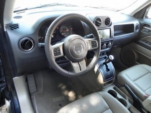 2015 Jeep Patriot - interior 1 - AOA1200px