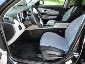 2015 Chevrolet Equinox - interior 2 - AOA1200px