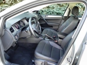2015 Volkswagen Golf TSI - interior 1 - AOA1200px