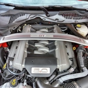 2015 Ford Mustang GT - engine - AOA1200px