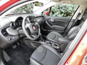 2016 Fiat 500X - interior 1 - AOA1200px