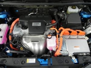 2016 Toyota RAV4 Hybrid - engine - AOA1200px