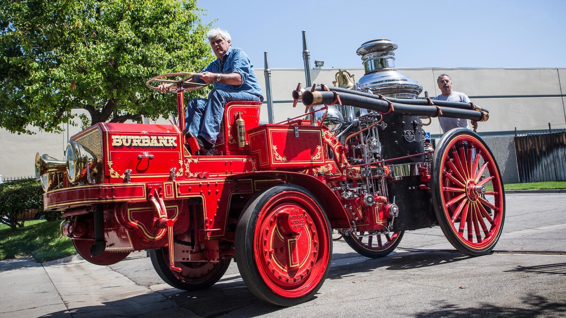 Первые пожарные машины. Первая паровая пожарная машина 1841 год. Паровой пожарный насос. Паровой пожарный автомобиль. Первый пожарный автомобиль.