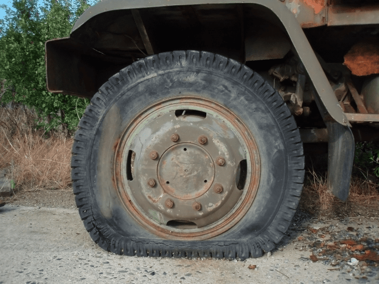 Flat Tire vs. Deflated Tire How to Spot the Difference CarNewsCafe